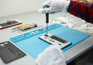 Professional mobile repair service in Mirdif Dubai for iPhone and Android phones